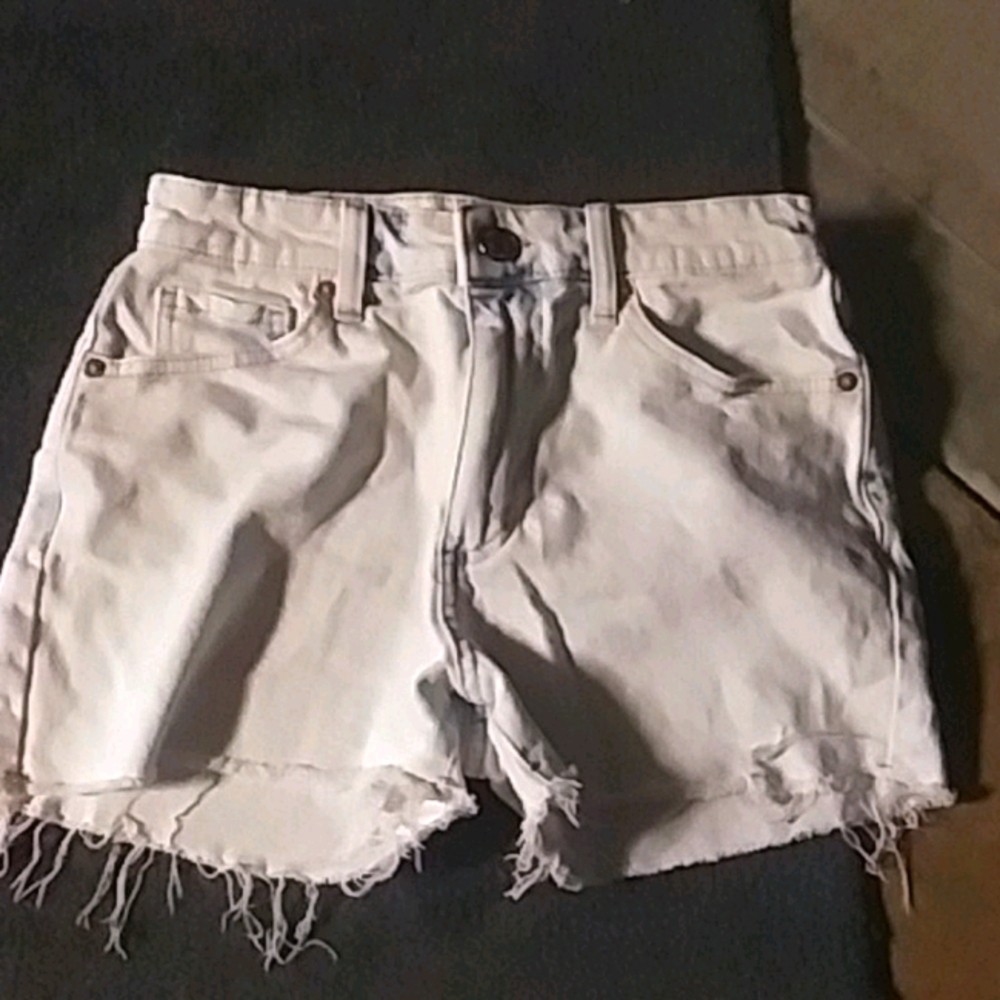Frayed jean shorts